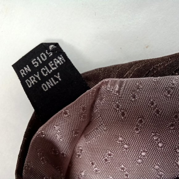 JT Beckett Brown Silk Necktie Flowers in Vase with Flower Chain 60 inches long - Picture 6 of 6